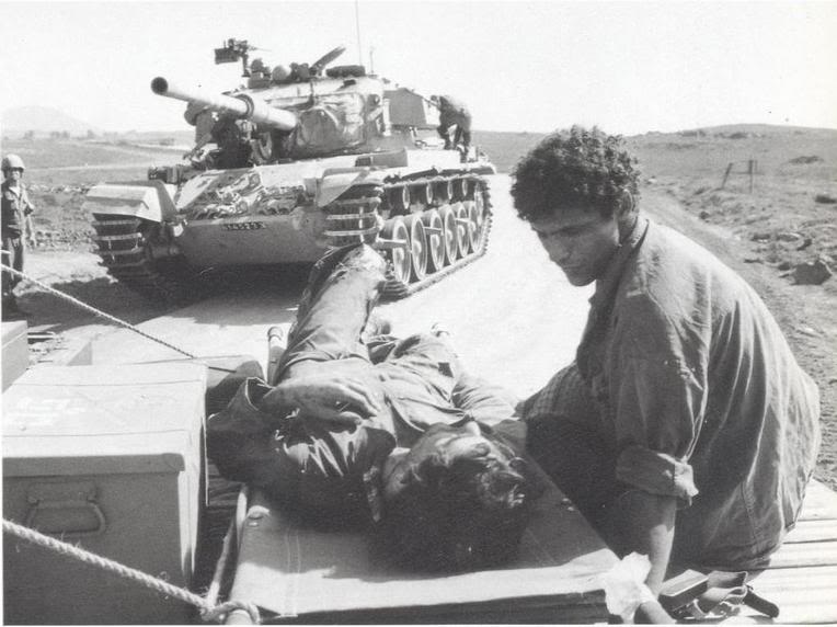 A_wounded_israeli_soldier_being_treated_
