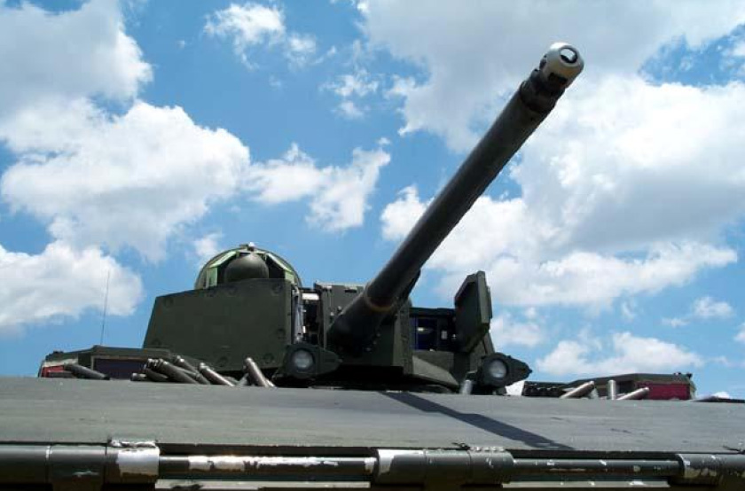 توپ قدرتمند Mk44 Bushmaster II دندان تمساح های آمریکایی 1