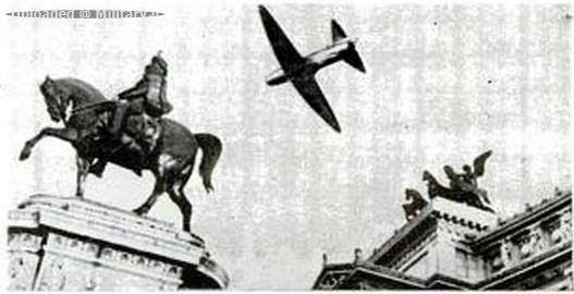 CC2_overflying_Piazza_Venezia_Rome_1941.