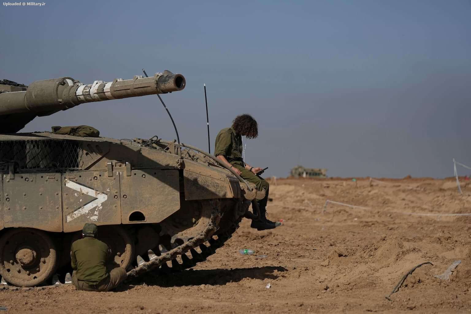 Israeli-soldier-tank-cease-fire-1536.jpg