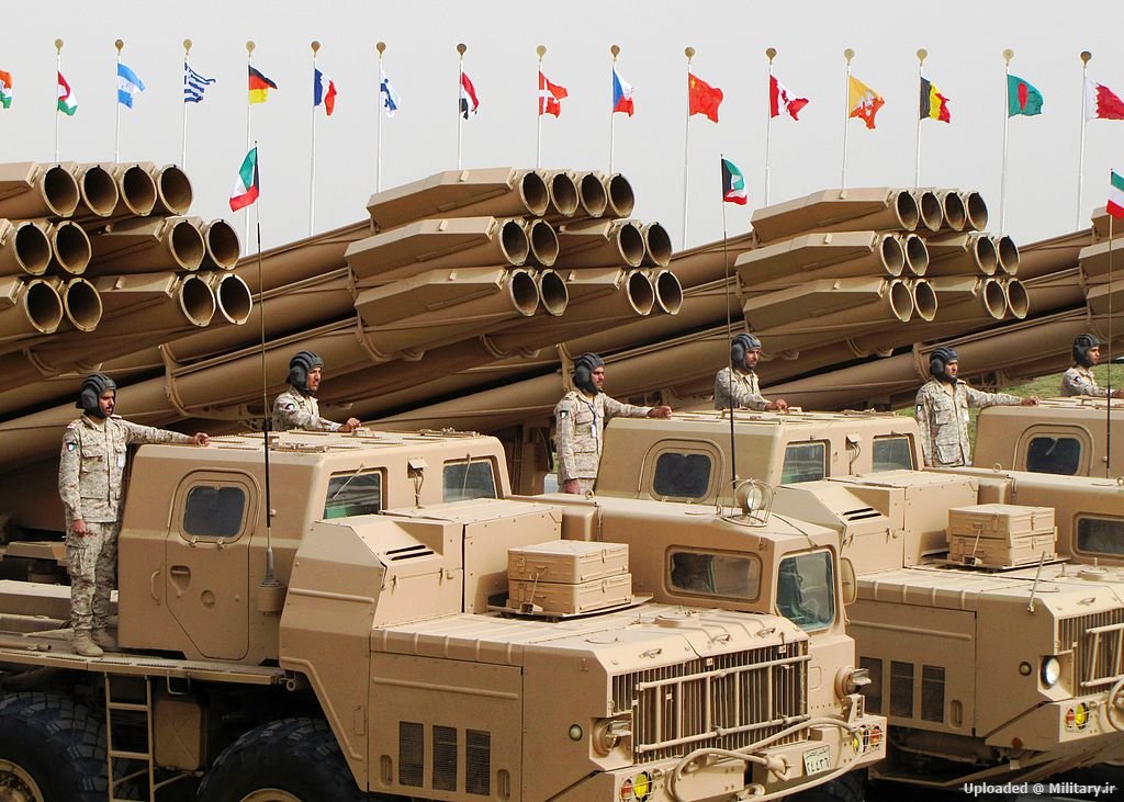 1024px-Kuwait_BM-30_Smerch_launchers2C_2