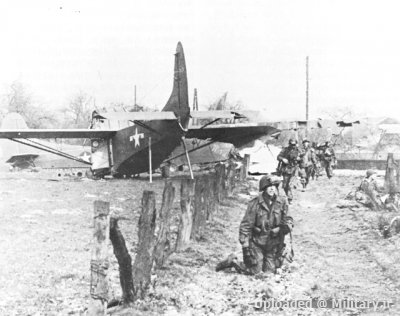 normal_GLIDER_TROOPS_AFTER_LANDING_NEAR_