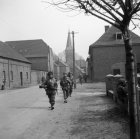 Filename=Paras_hamminkeln_25_march_1945.jpg
Filesize=115KiB
Dimensions=800x798
Date added=Jan 17, 2014 Paras_hamminkeln_25_march_1945.jpg
