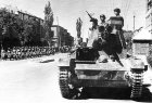 thumb_Soviet_tankmen_of_the_6th_Armoured