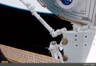 Filename=hadfield-robot-arm-canadarm.jpg
Filesize=49KiB
Dimensions=620x429
Date added=Jul 01, 2013 hadfield-robot-arm-canadarm.jpg