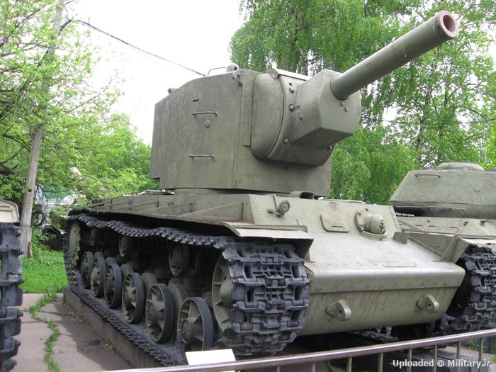 Kv-2_in_the_Moscow_museum_of_armed_force