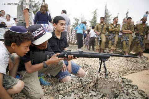 Israeli_children_with_guns.jpeg