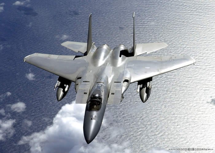 F15_Flyi.jpg