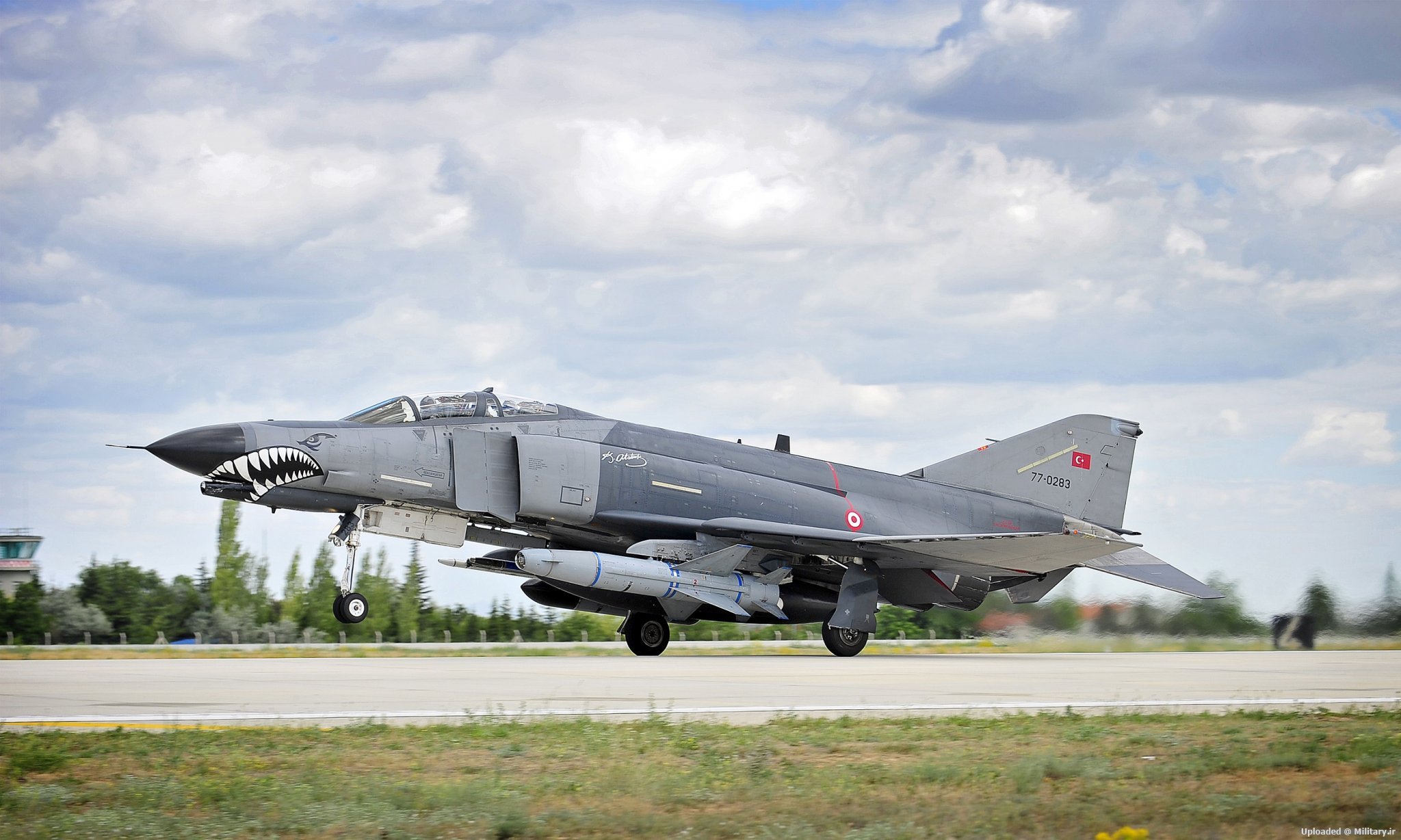 Turkish_Air_Force_F4E_Phantom_II_MOD_451