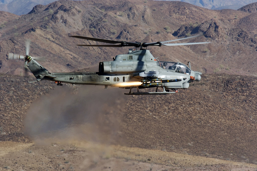 AIR_AH-1Z_Test-Fires_Hellfire-II_lg.jpg