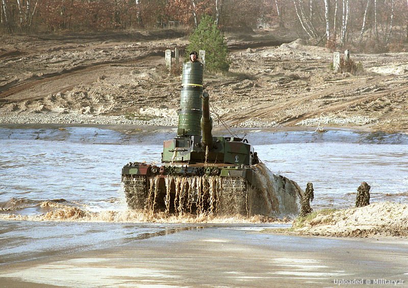 800px-Leopard_2A4_-_Turm.jpg