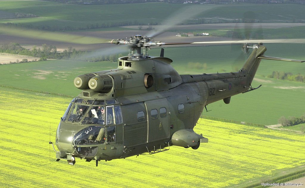 1024px-A_Royal_Air_Force_Puma_helicopter