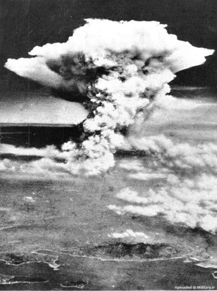 iconic-photographs-1940-atomic-bomb.jpg