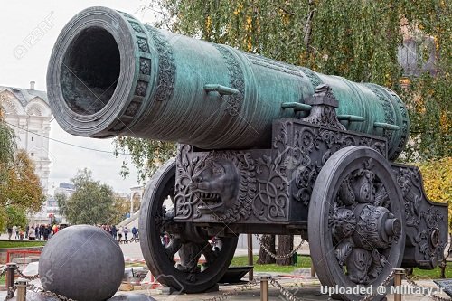 14064758-King-cannon-Tsar-pushka-in-Krem