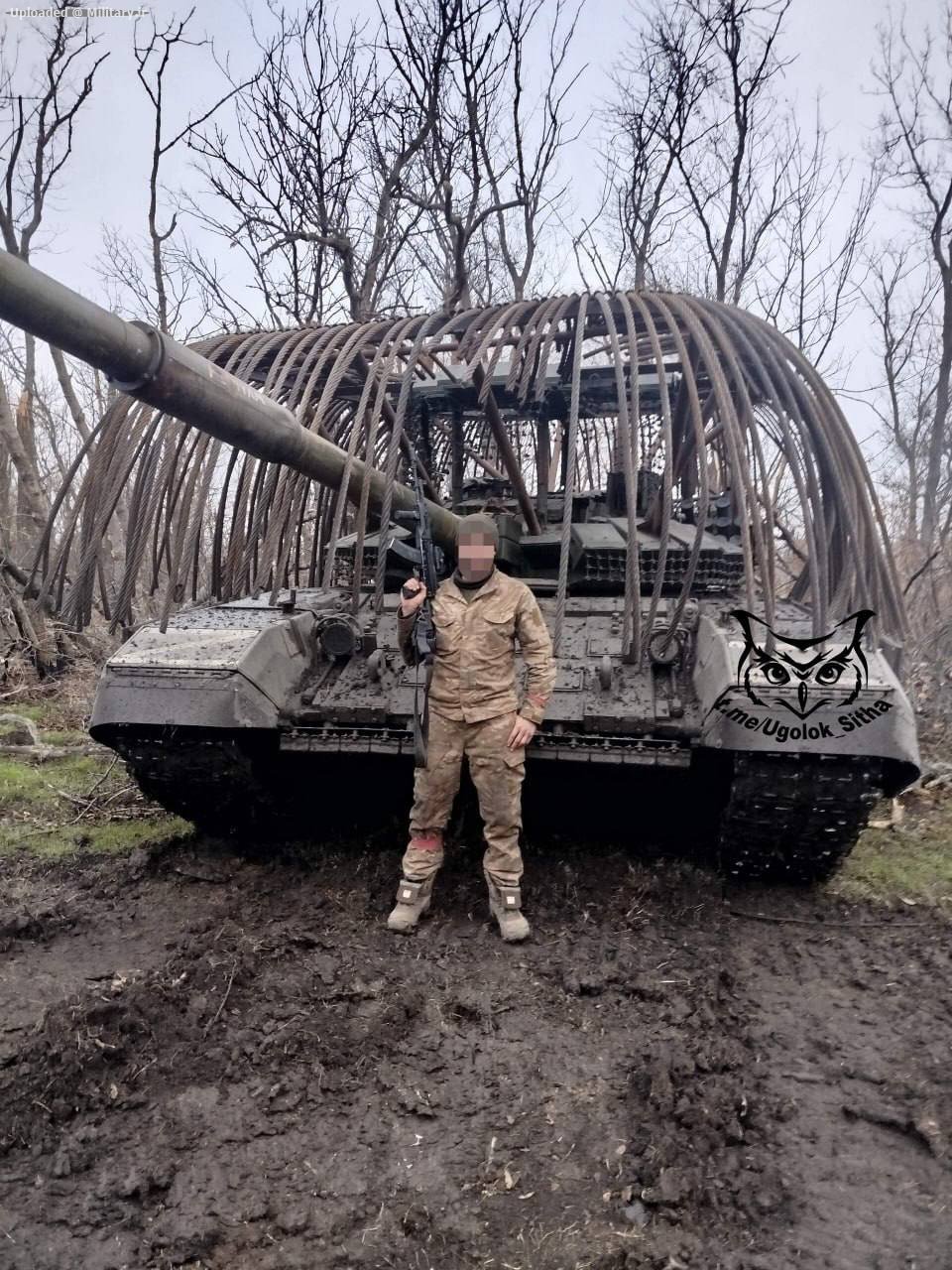 8-_Russian_T-72B3M_with_a_metal_rope___.