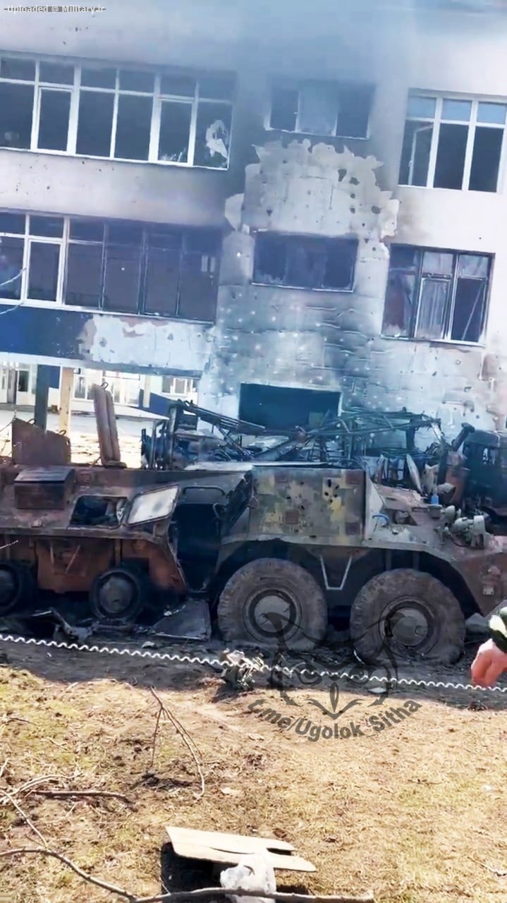 A_pretty_rare_Ukrainian_BTR-3M2_120mm_se
