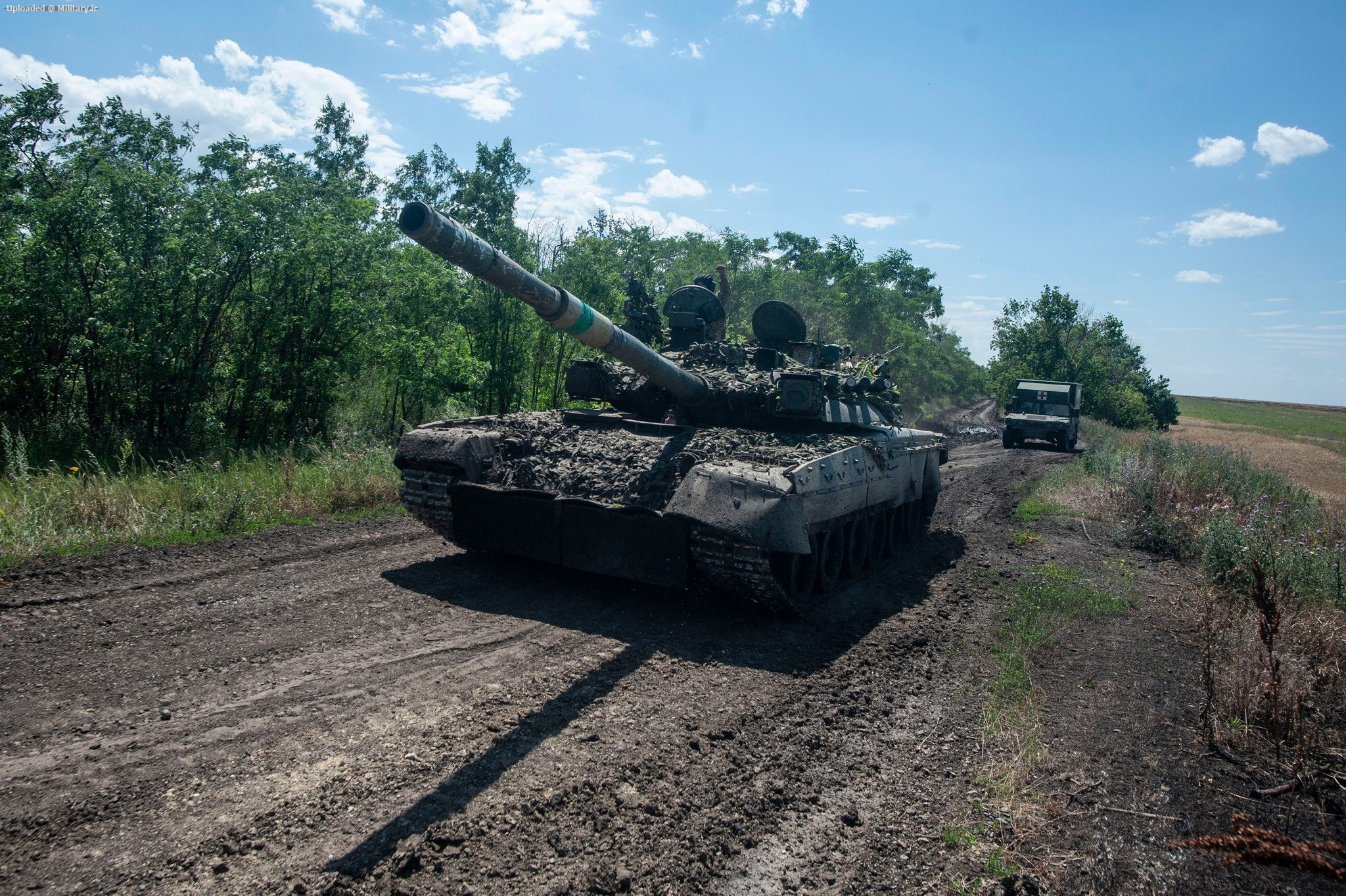 A_very_rare_Russian_T-80UK_tank_is_still