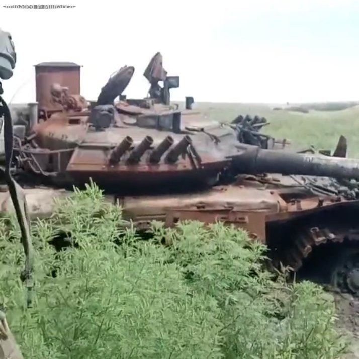 Another_Russian_T-80U_tank_was_destroyed