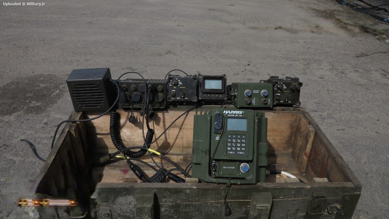 Army_field_radio_stations_made_in_the_US