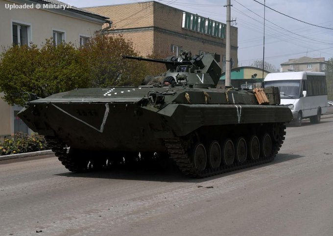 BMP-1AM_Basurmanin_in_Kharkov_oblast_a_2