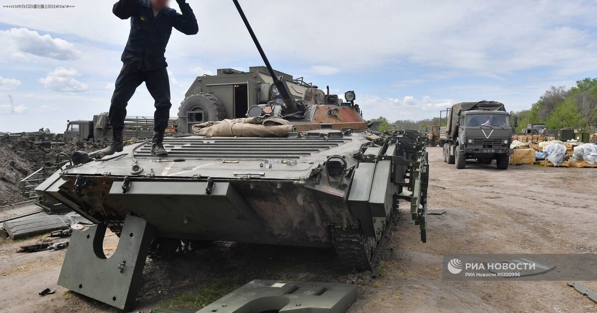 BMP-2_with_675-SB3KDZ_armor_kit_installe