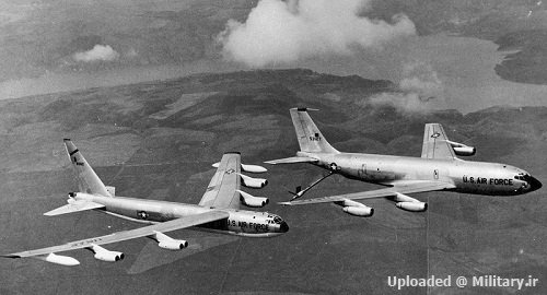 Boeing_B-52D-70-BO_28SN_56-058229_is_ref