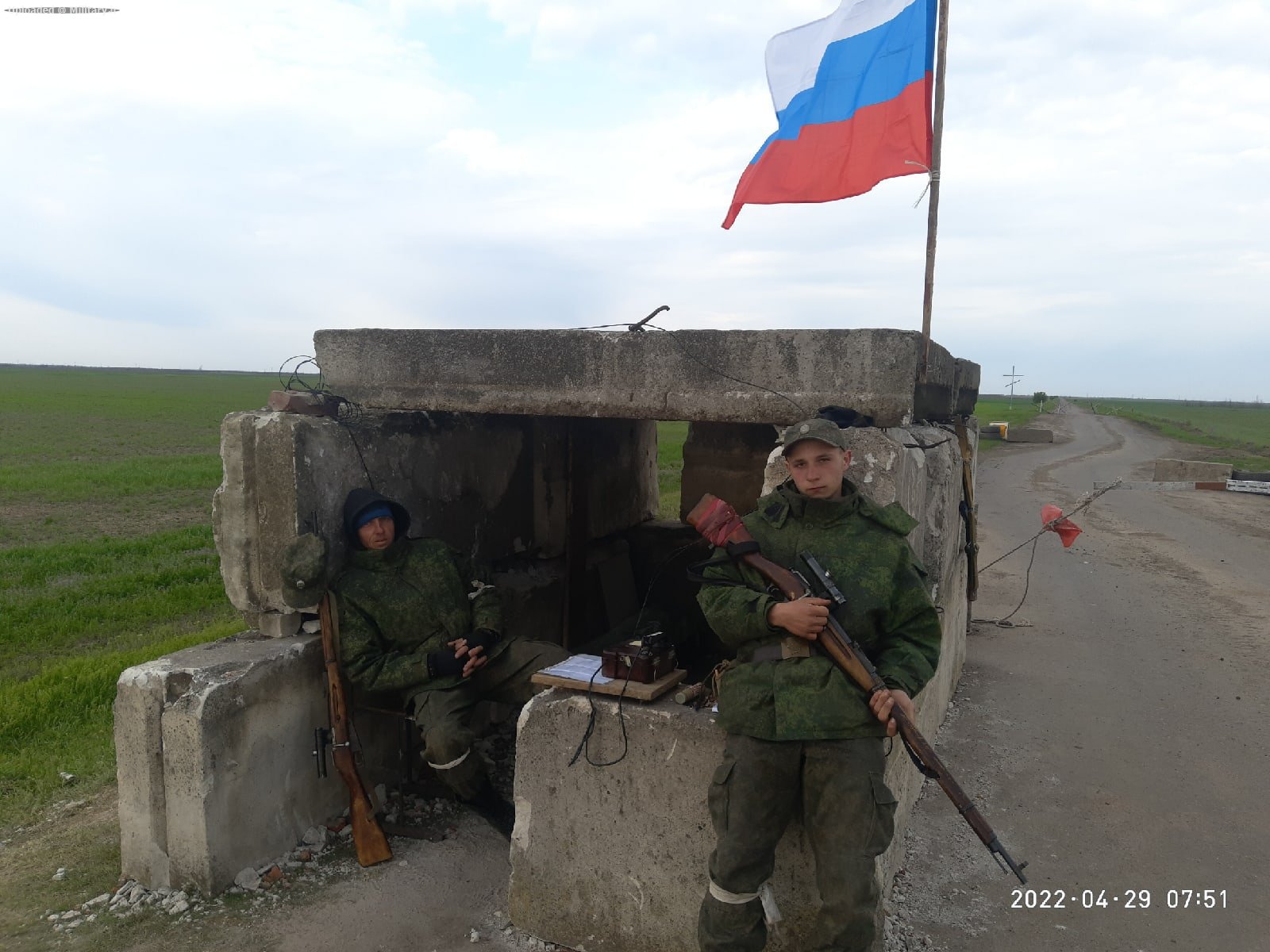 DNR_troops_with_Mosin_Nagants_and_intere