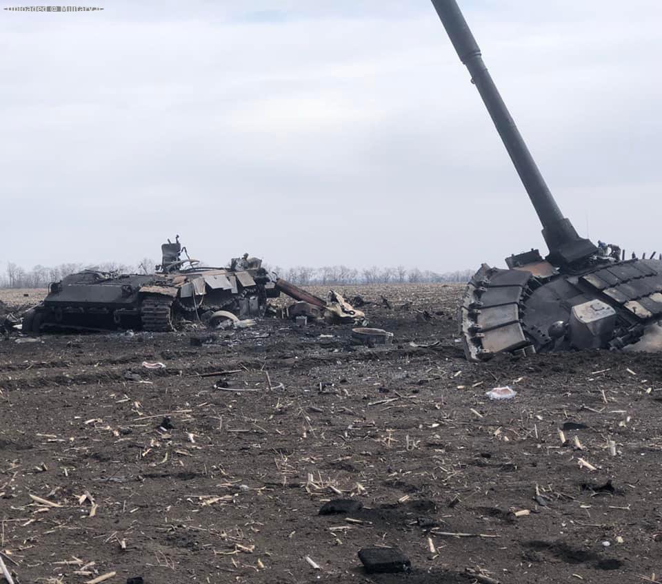 Destroyed_Russian_T-80BVM_MBT2.jpg