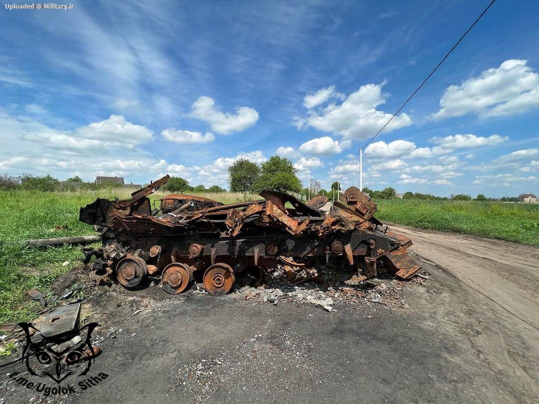 Destroyed_Ukrainian_tank_T-64BV12.jpg