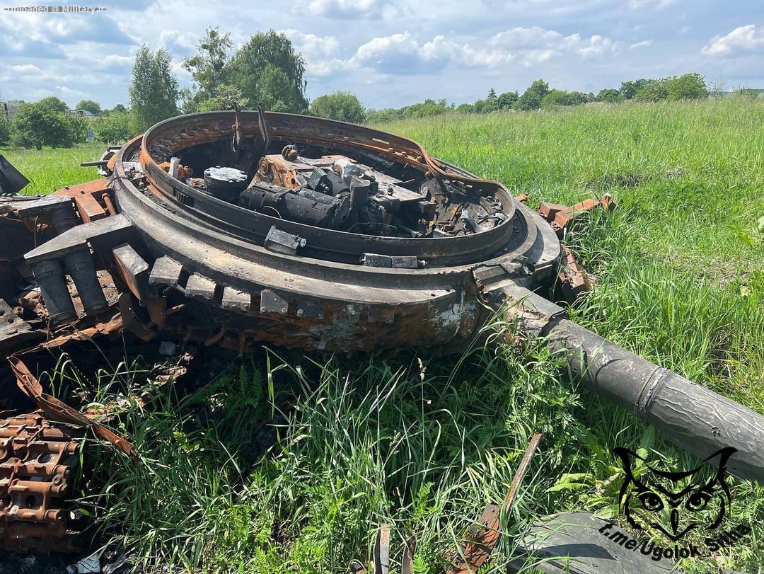 Destroyed_Ukrainian_tank_T-64BV9.jpg
