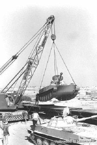 Egyptian_PT-76_tanks_being_recovered_by_