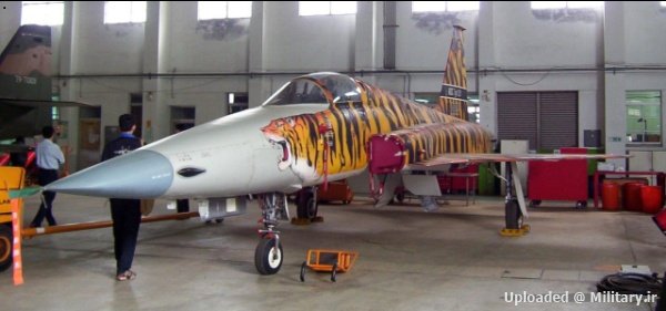 F-5E_2000_prototype_serialled_530810015_