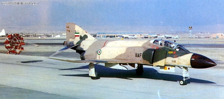 IIAF_F-4D_Phantom_II-brake_chute.jpg