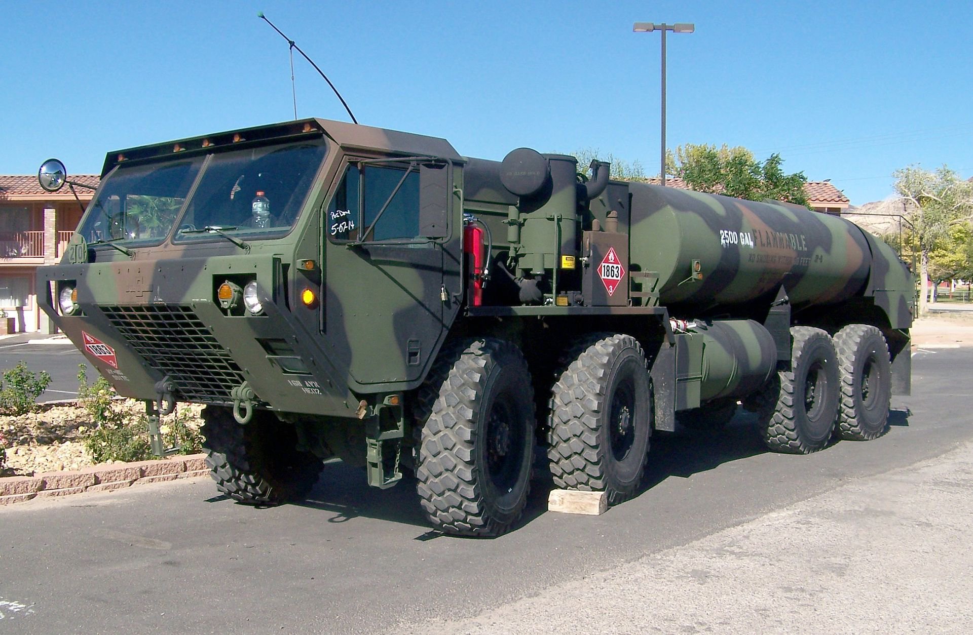 M978_tank_truck_in_Beatty2C_Nevada~0.jpg
