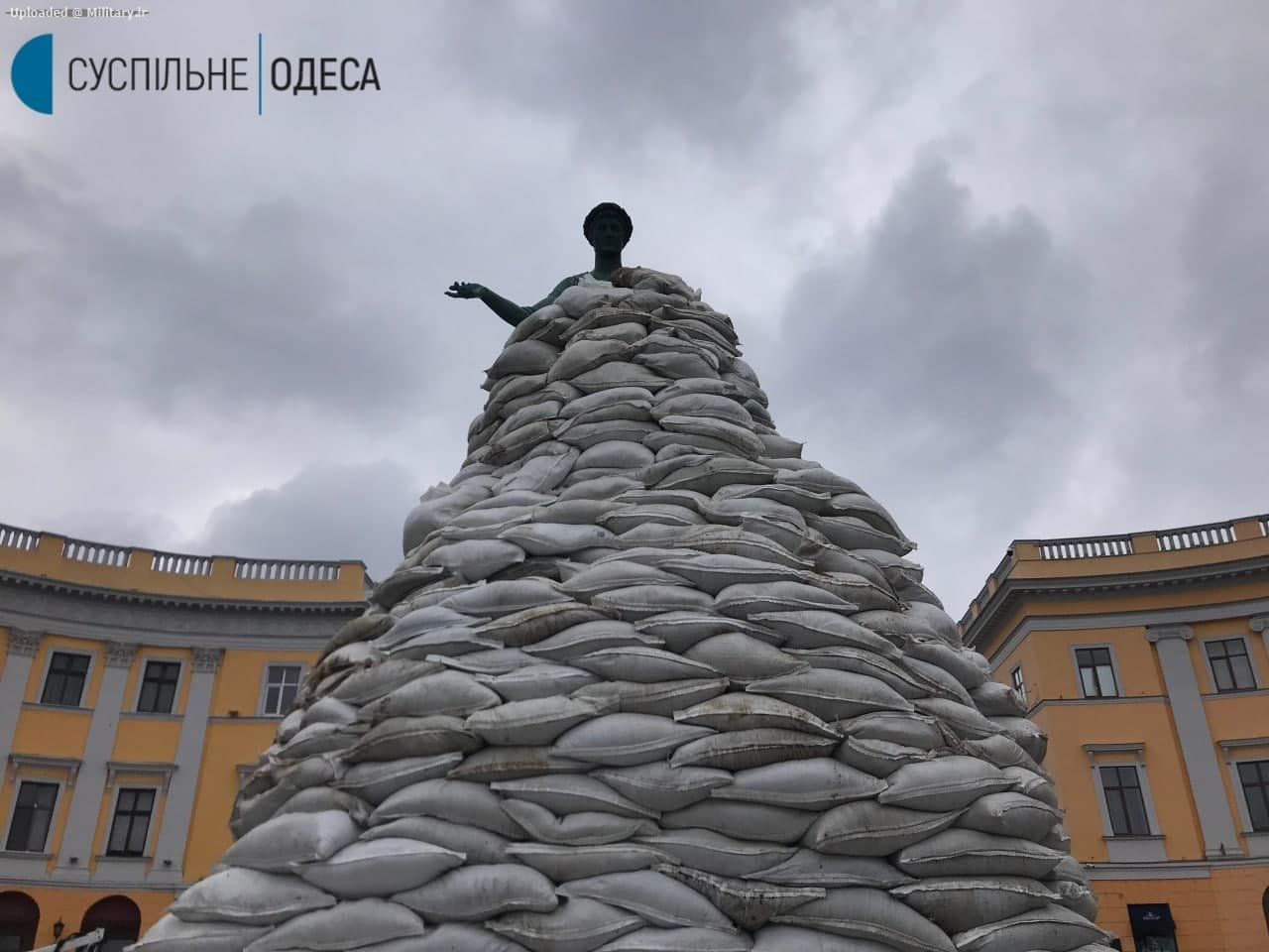 Monument_to_Duc_de_Richelieu2C_Odessa_tr