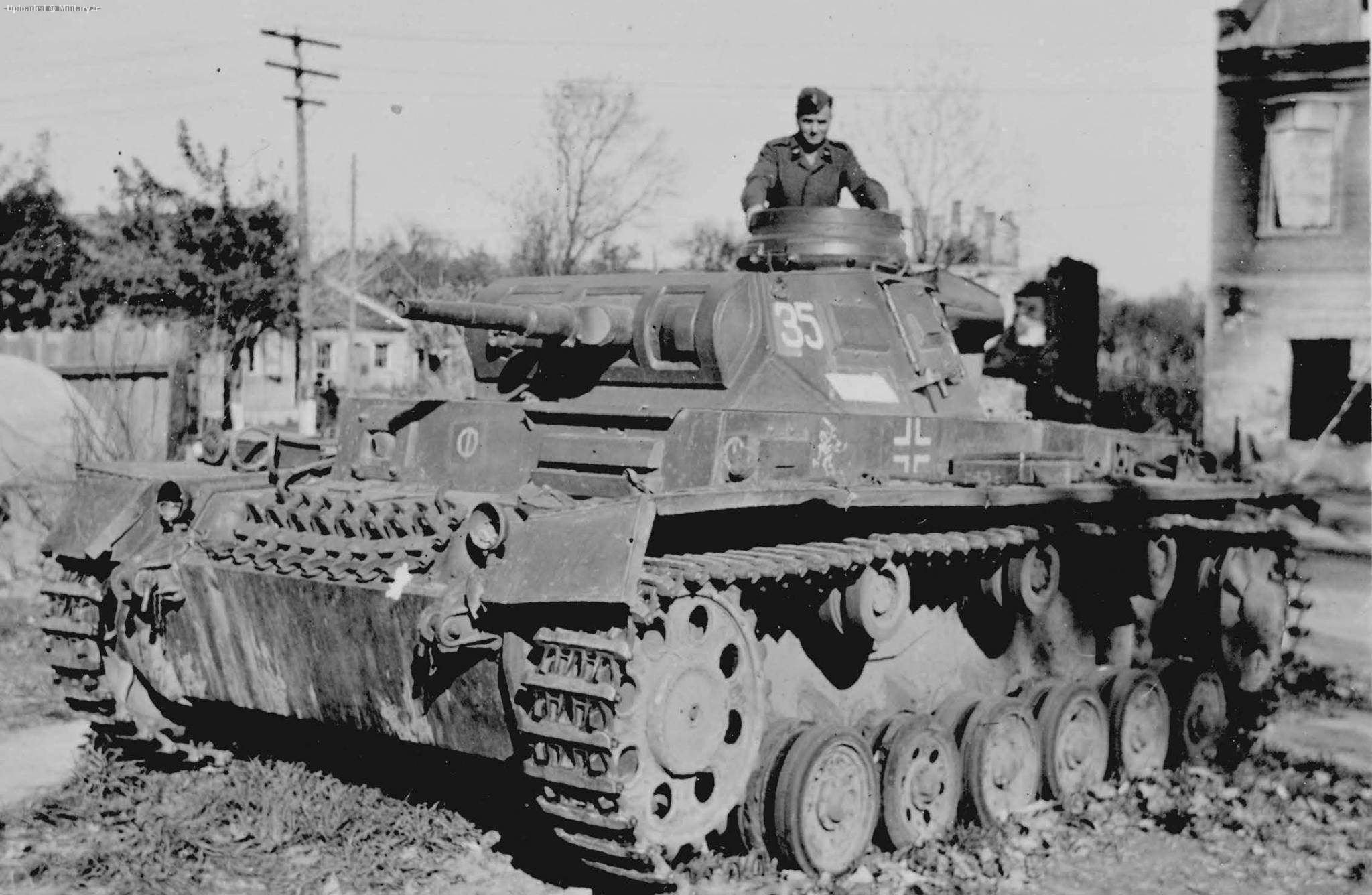 Pz_III_Ausf_F_from_15th_Panzer_Regiment_