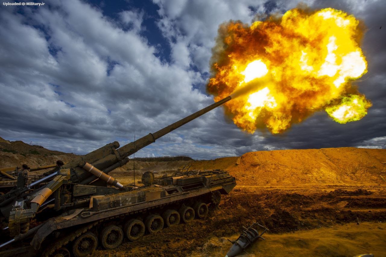 Russian_2S7M_Malka_203mm_heavy_artillery
