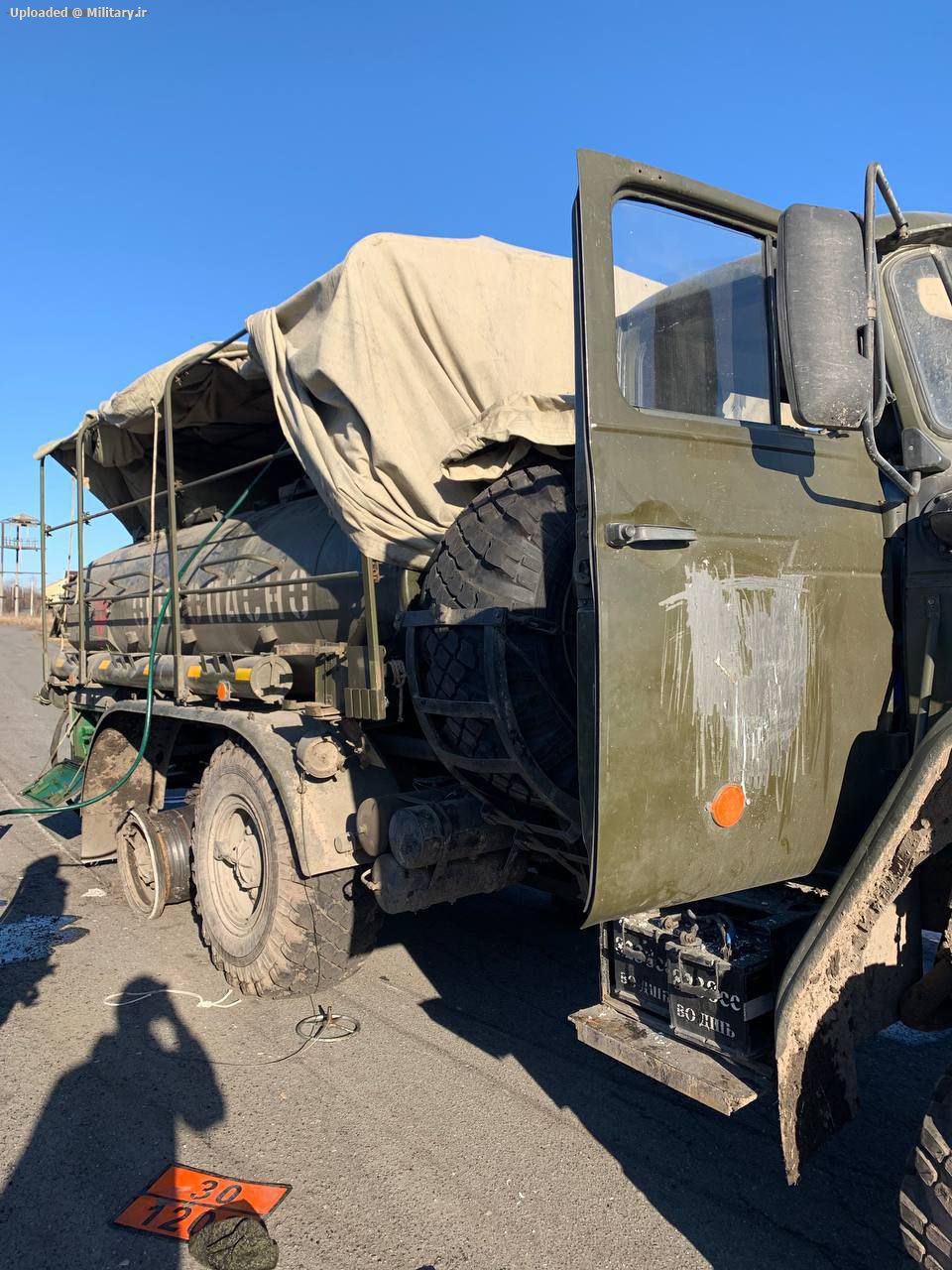 Russian_fuel_truck_captured_near_Dymer2C