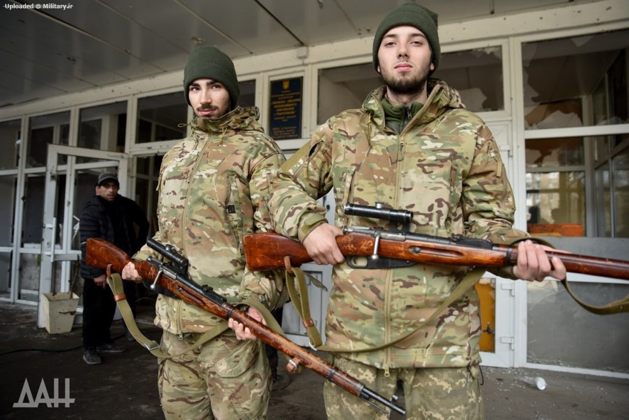 Soldiers_of_the_DPR_army_near_Mariupol_2