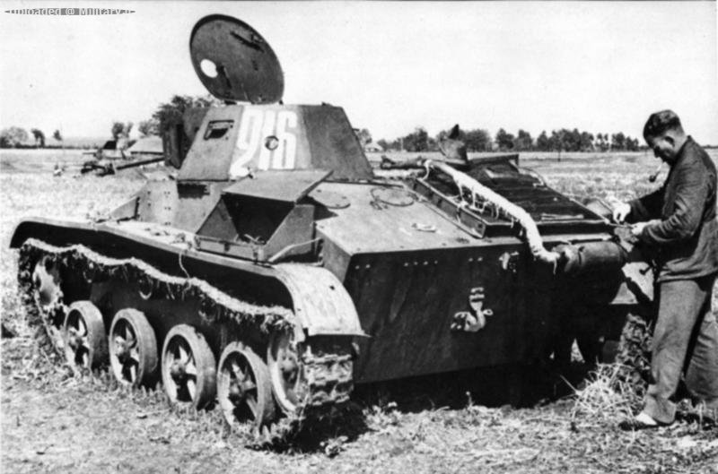 Soviet_light_tank_T-60.jpg