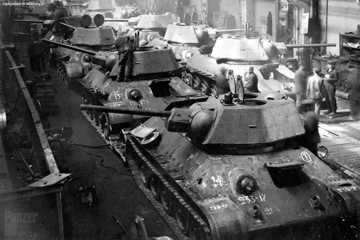 T-34_76_at_assembling_lines_factory_183.