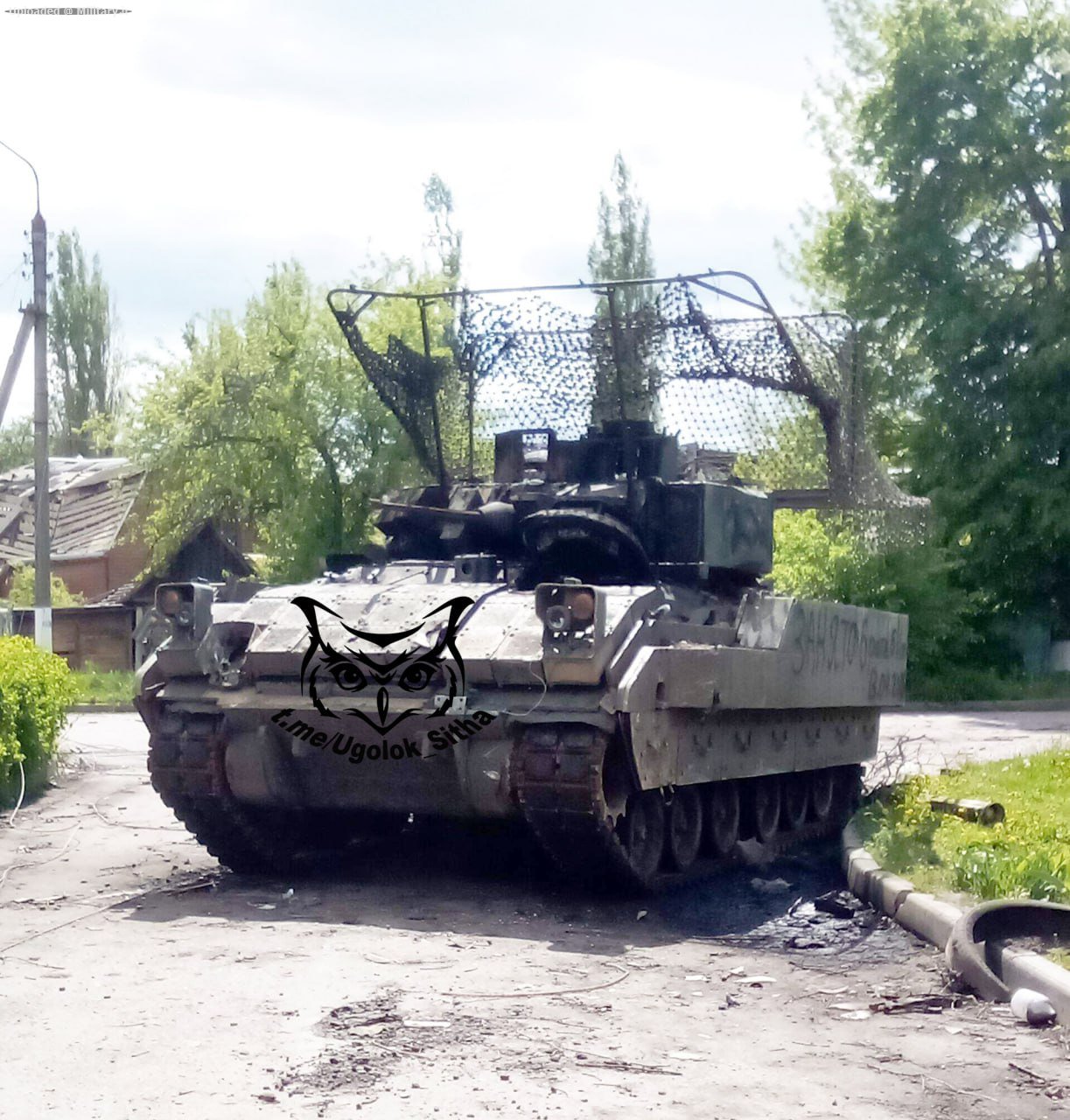 Trofeynaya_amerikanskaya_BMP_M2A2_Bradle