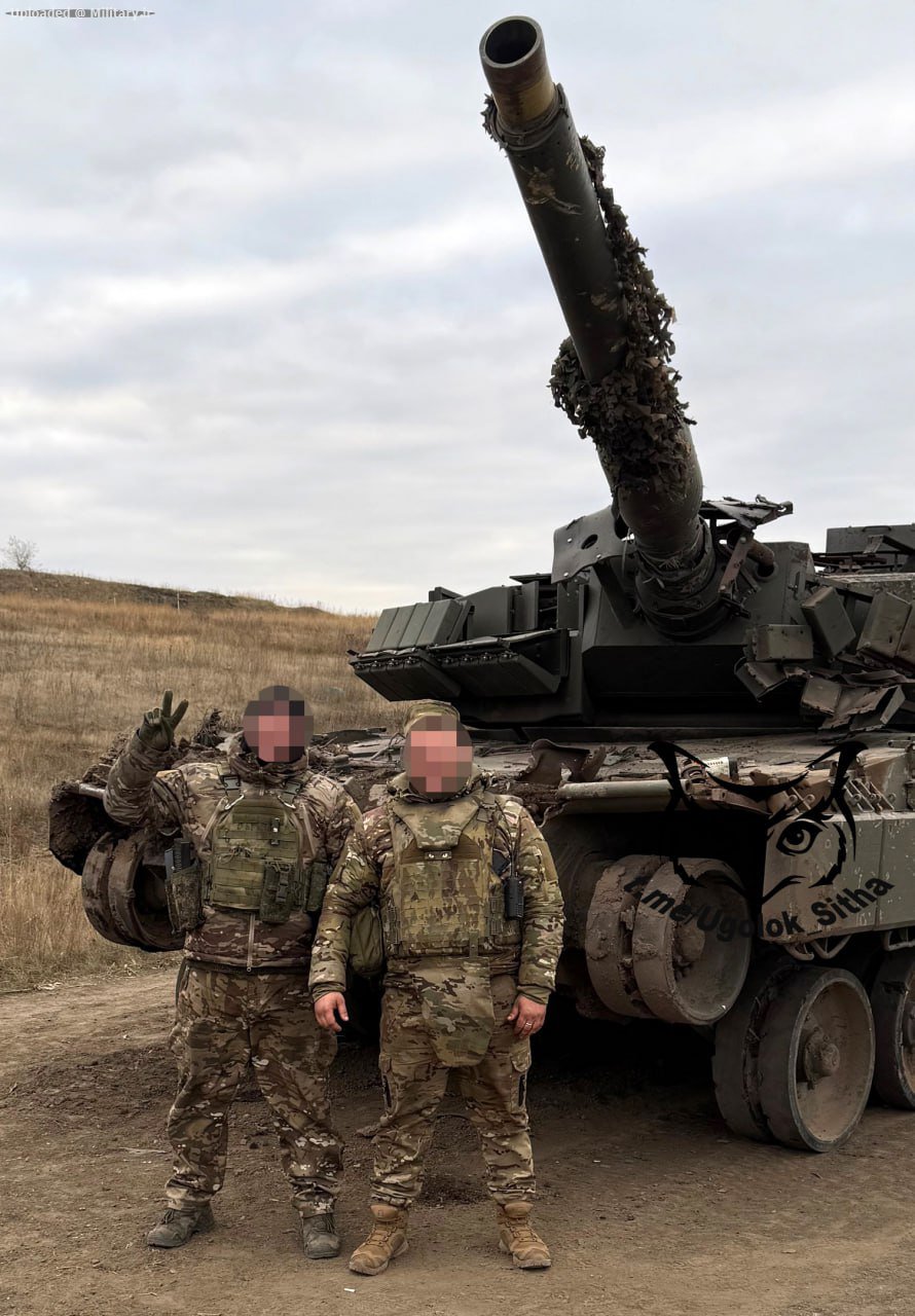 Trofeynyy_nemeckiy_tank_Leopard_2A42C_ve