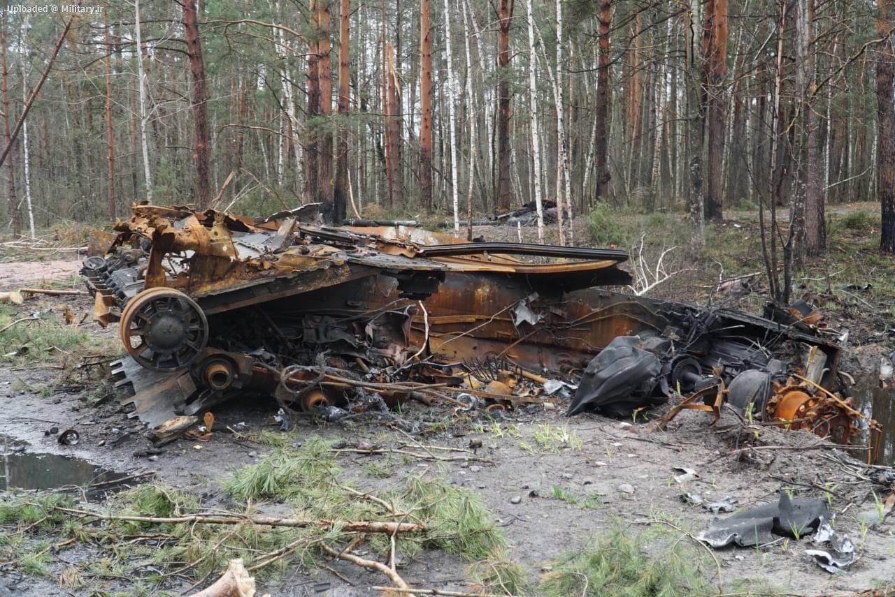 Two_28unseen29_destroyed__Russia-n_T-80U