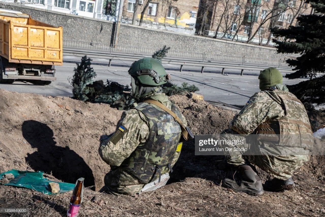 Ukrainian_positions_near_residential_bui
