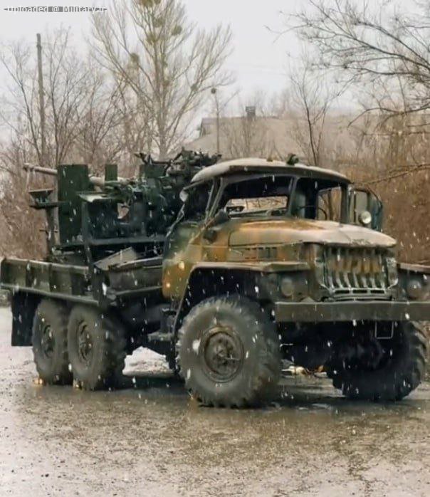 Unichtozhennyy_ukrainskiy_gantrak_na_sha