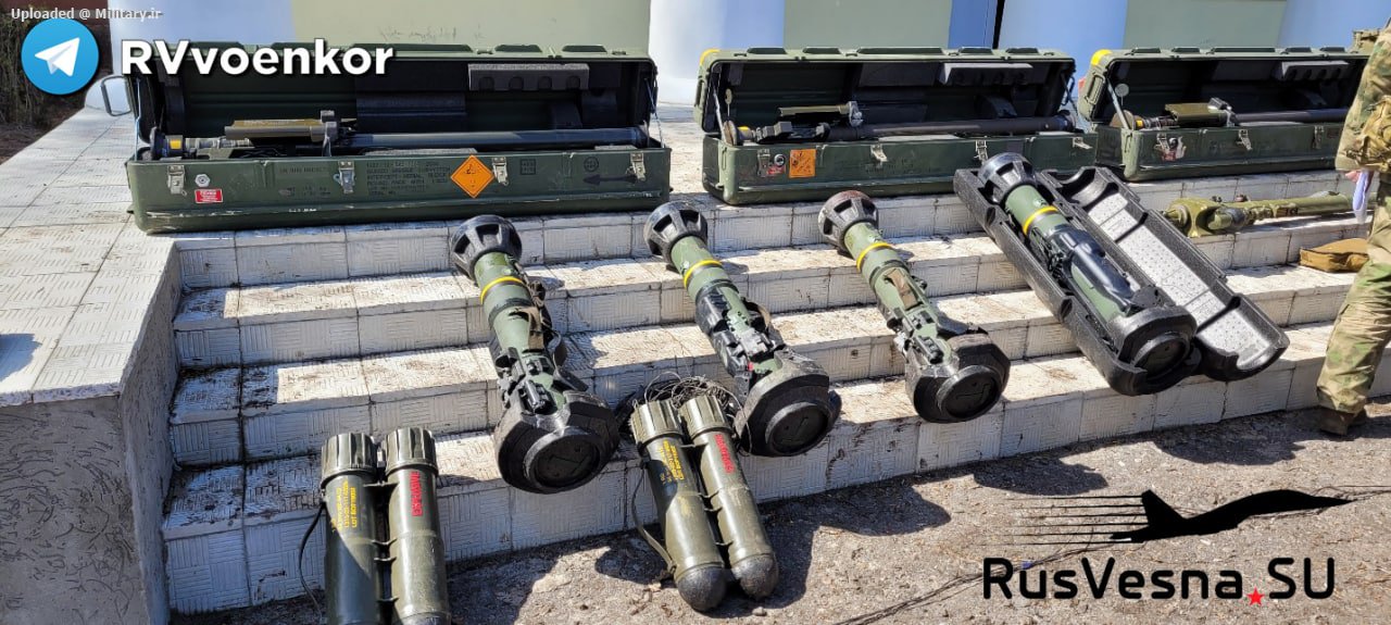 Weapons_captured_from_Ukrainian_forces.j