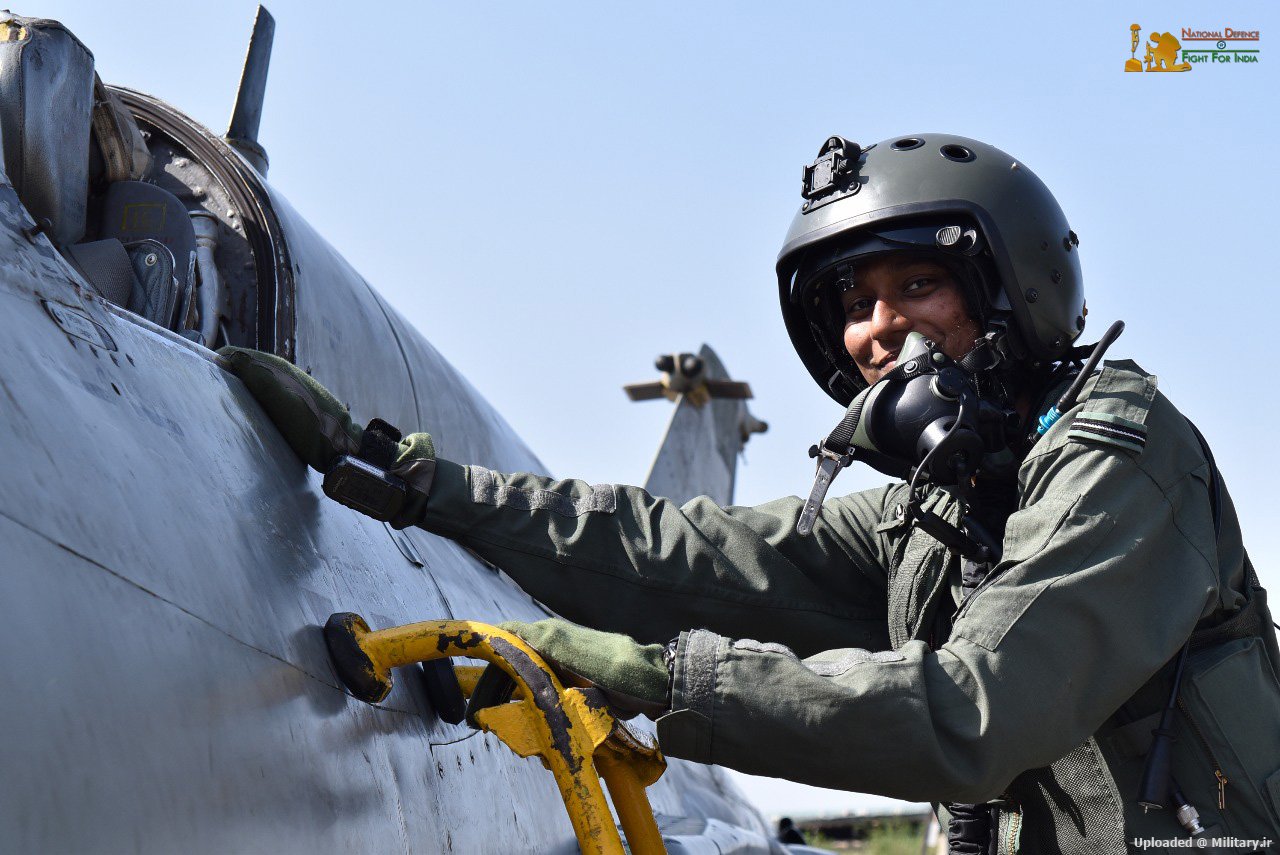 flying-officer_bhawana_kant_flies_MiG21_bison.jpg