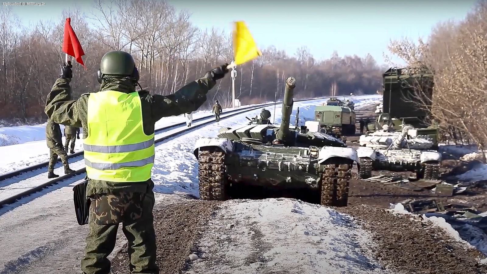 skynews-russian-tanks-return-to-base_567