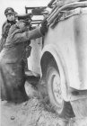Filename=Nordafrika2C_Rommel_und_Westphal_schieben_Auto.jpg
Filesize=71KiB
Dimensions=555x800
Date added=Jan 07, 2019 Nordafrika2C_Rommel_und_Westphal_schieben_Auto.jpg